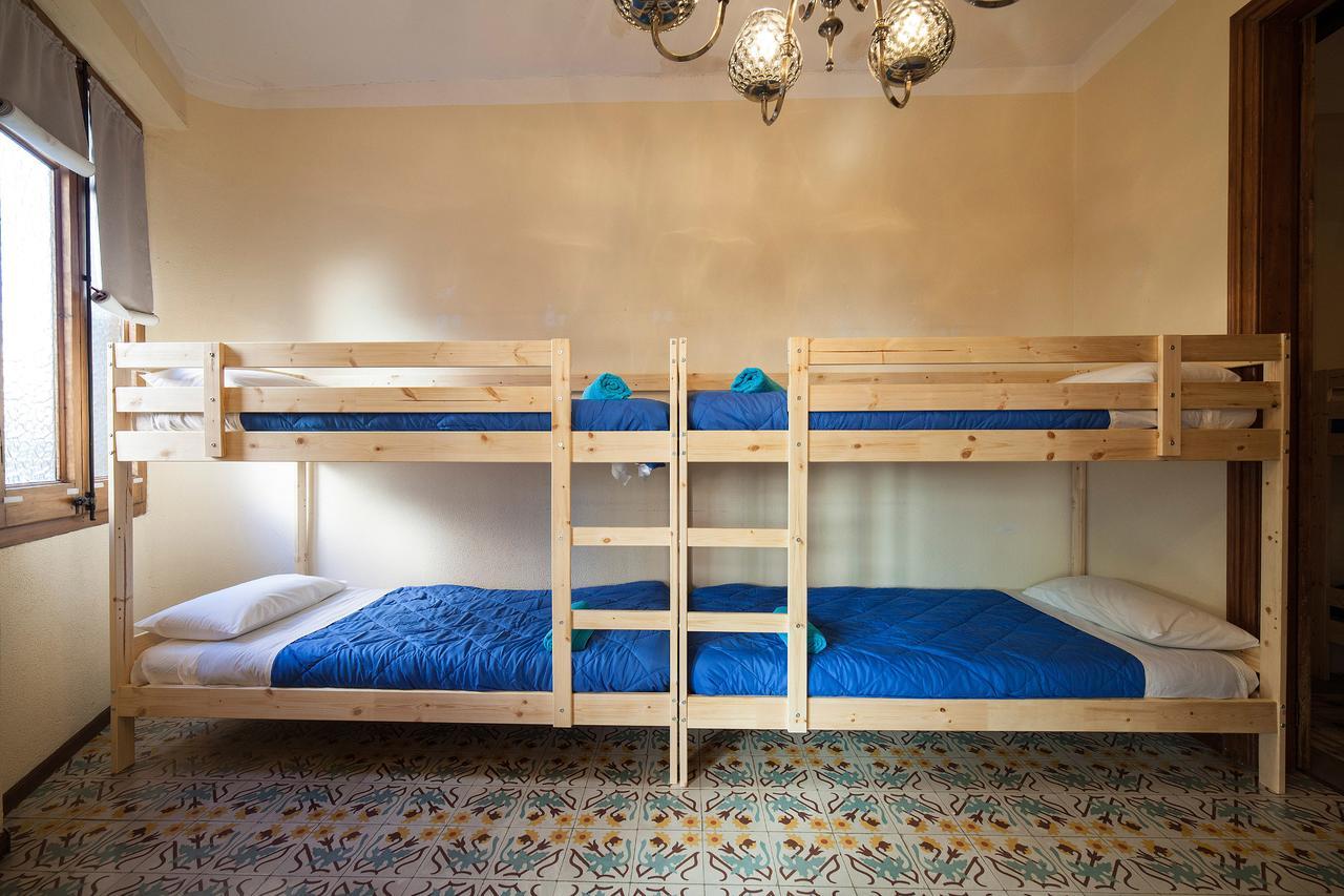 Bed In Girona Bed & Breakfast Exterior photo