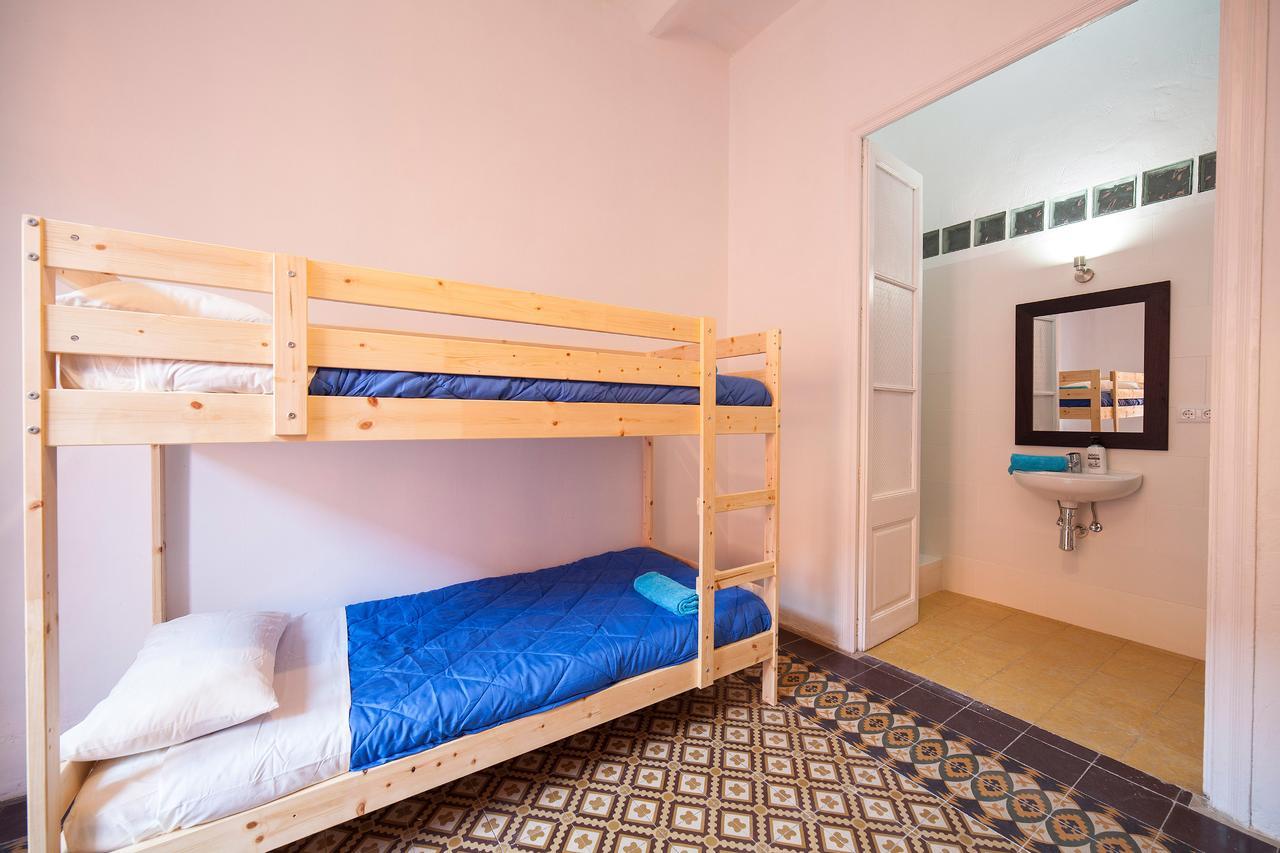 Bed In Girona Bed & Breakfast Exterior photo