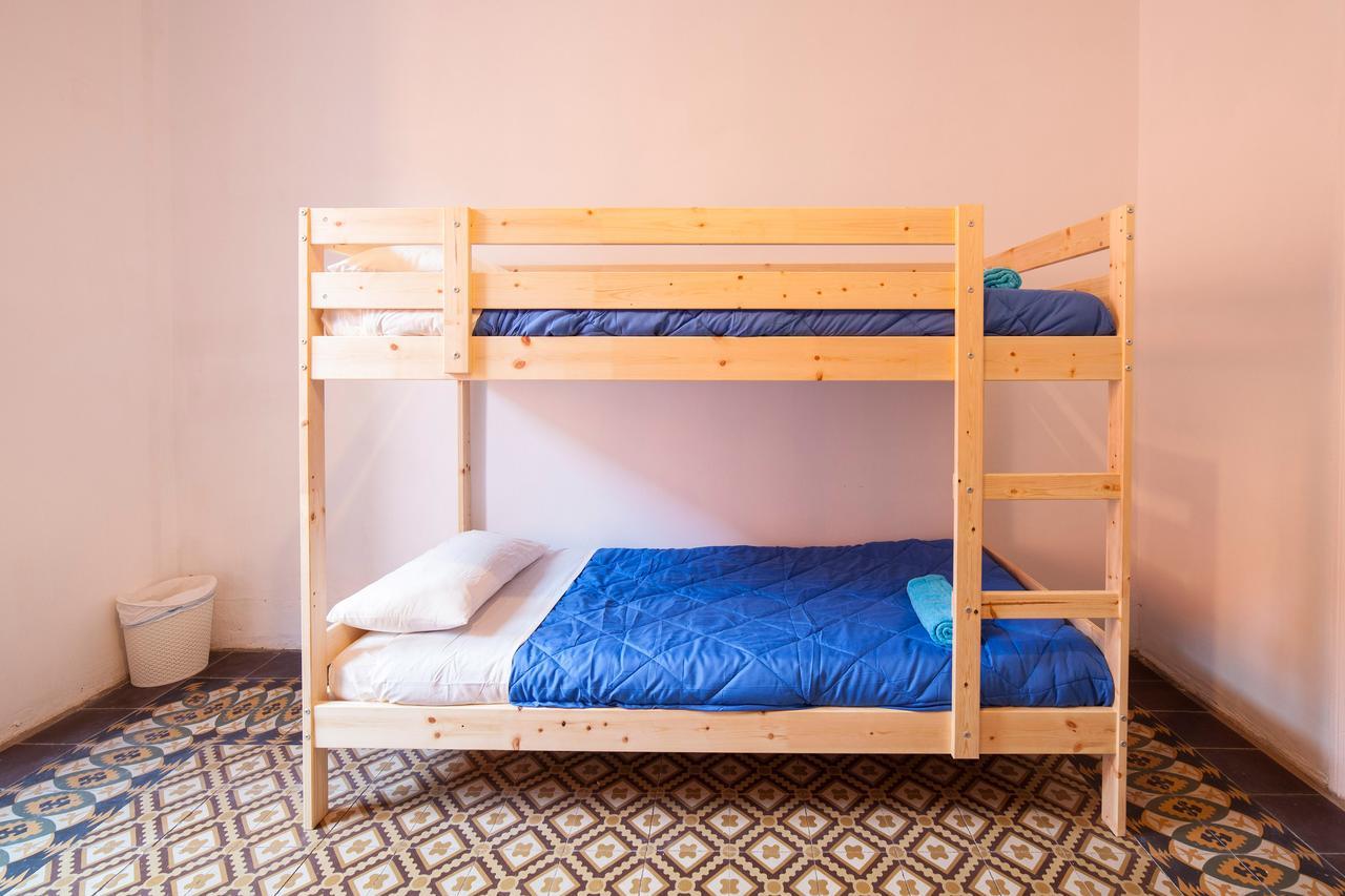 Bed In Girona Bed & Breakfast Exterior photo