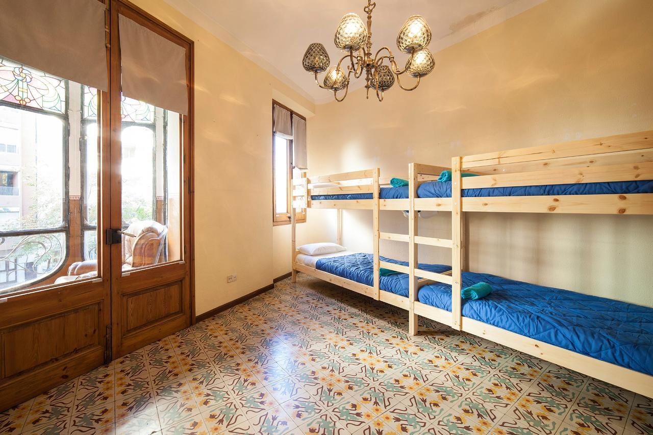 Bed In Girona Bed & Breakfast Exterior photo