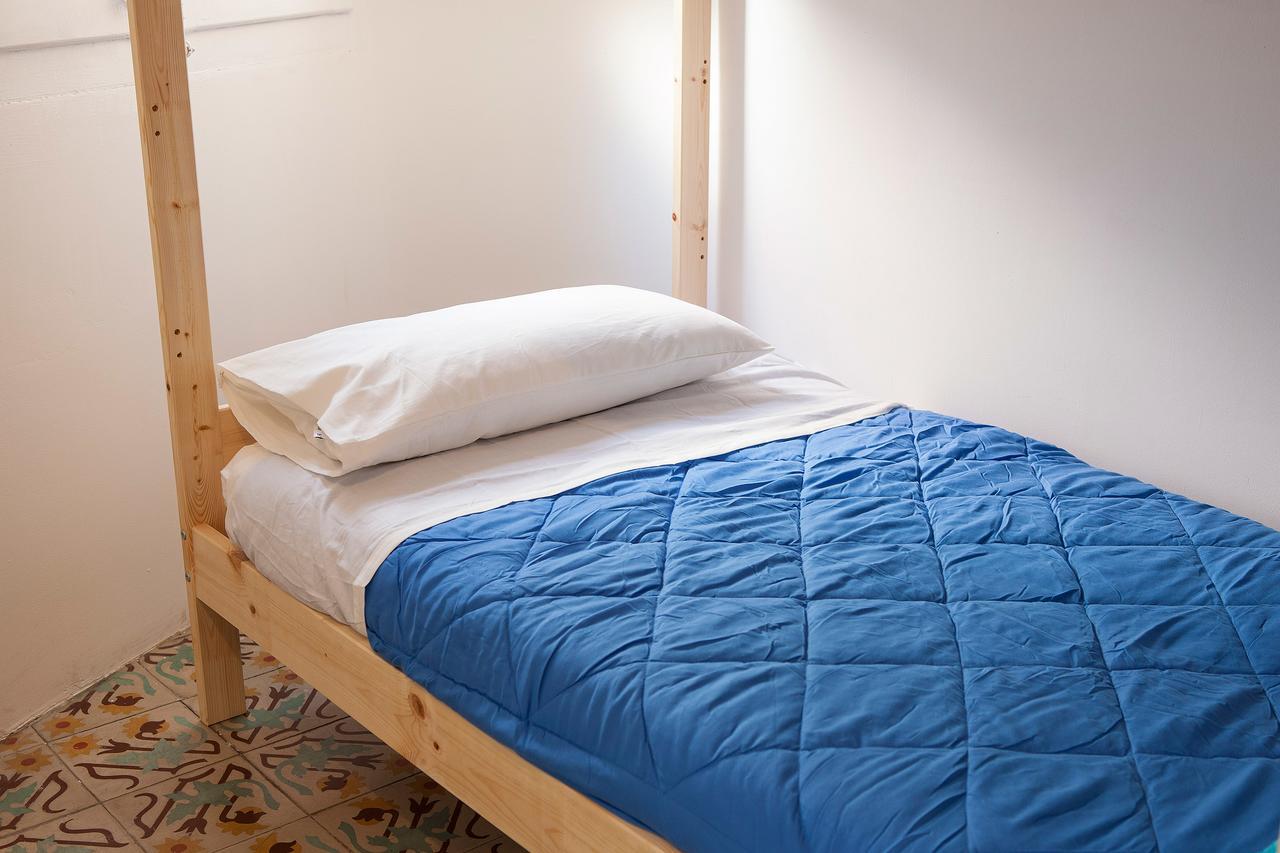 Bed In Girona Bed & Breakfast Exterior photo