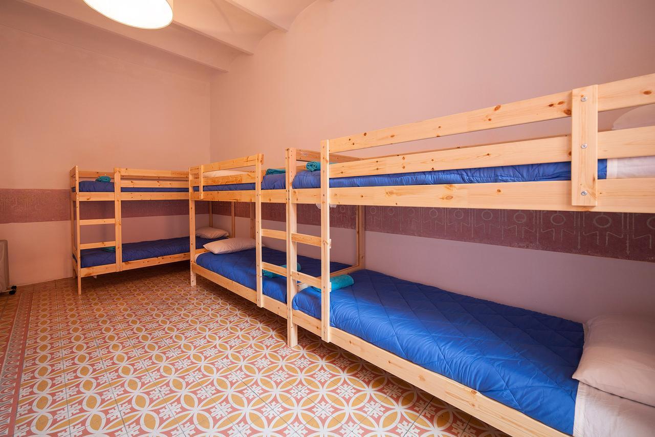 Bed In Girona Bed & Breakfast Exterior photo