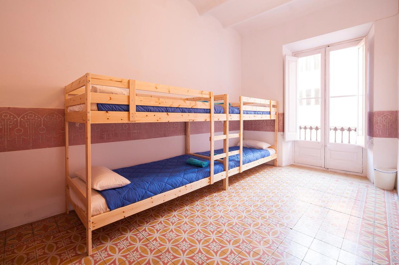 Bed In Girona Bed & Breakfast Exterior photo