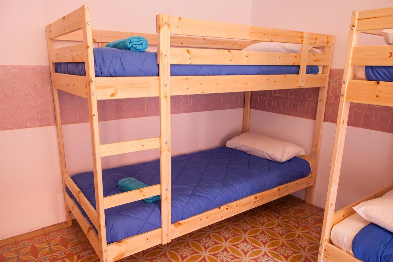 Bed In Girona Bed & Breakfast Exterior photo
