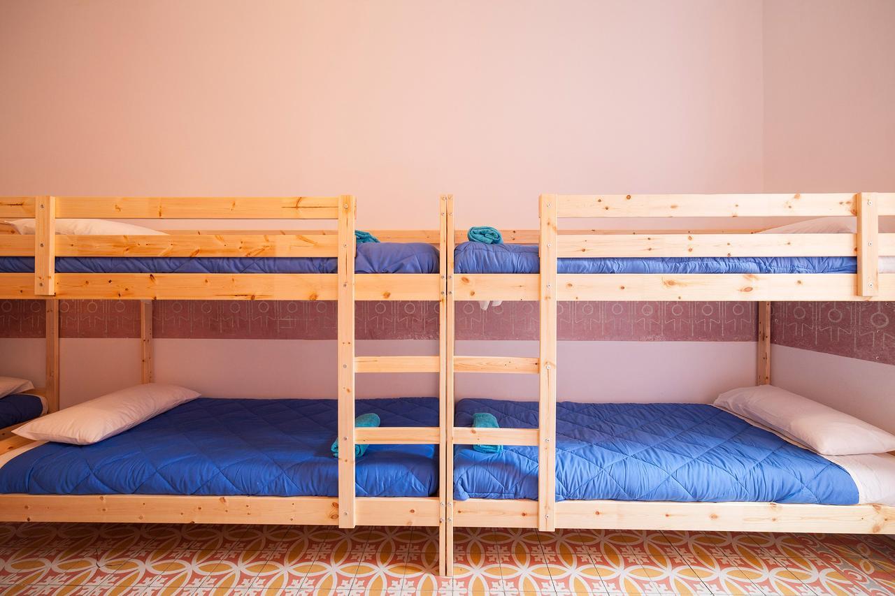 Bed In Girona Bed & Breakfast Exterior photo