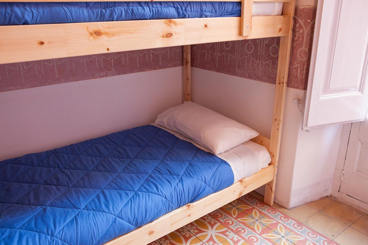 Bed In Girona Bed & Breakfast Exterior photo